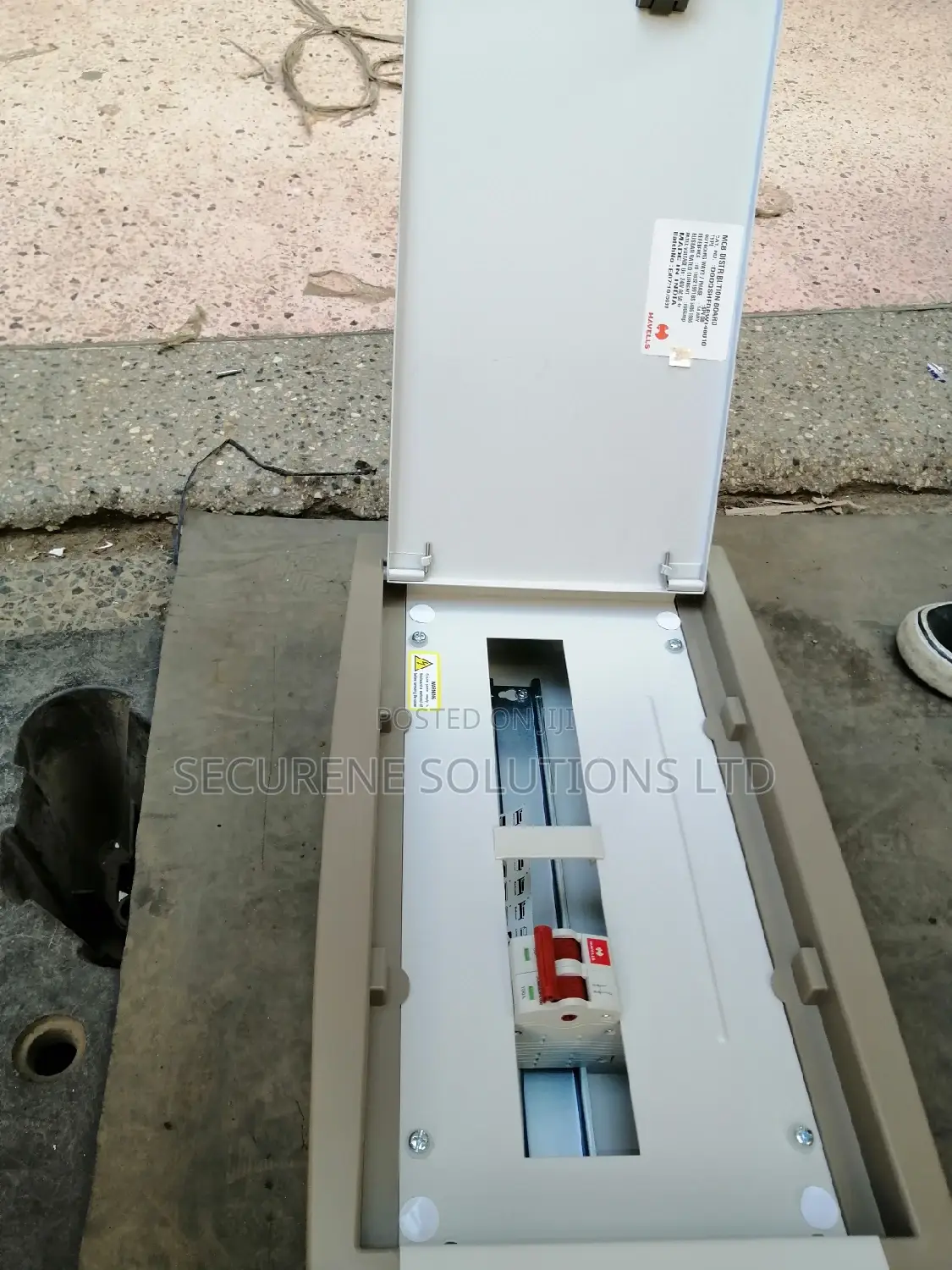 Lawsson 12 Way 63a Single Phase Consumer/Distribution Unit