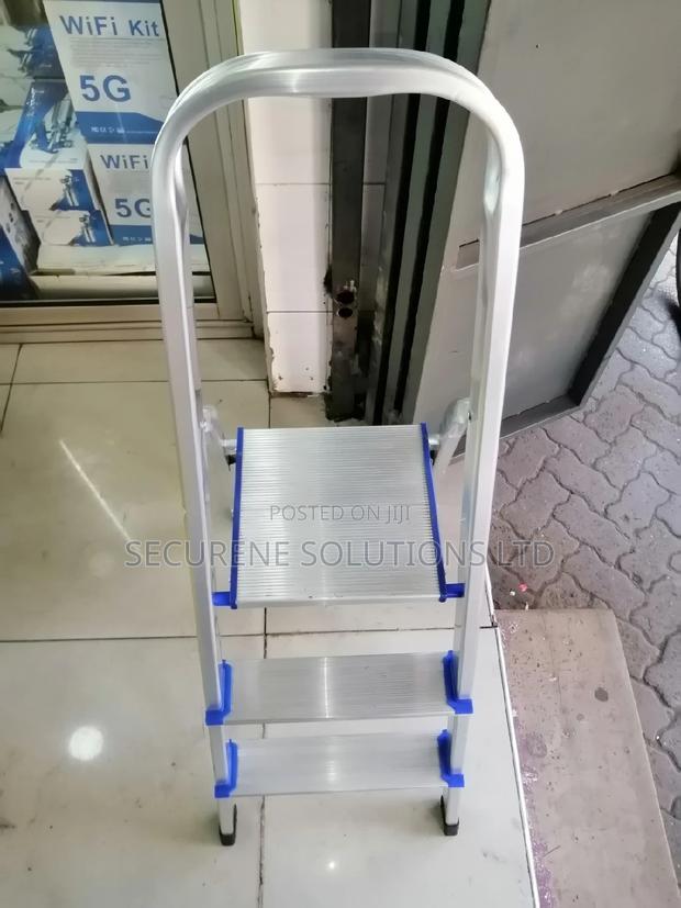 3 Step Aluminium Ladder - thumbnail 5