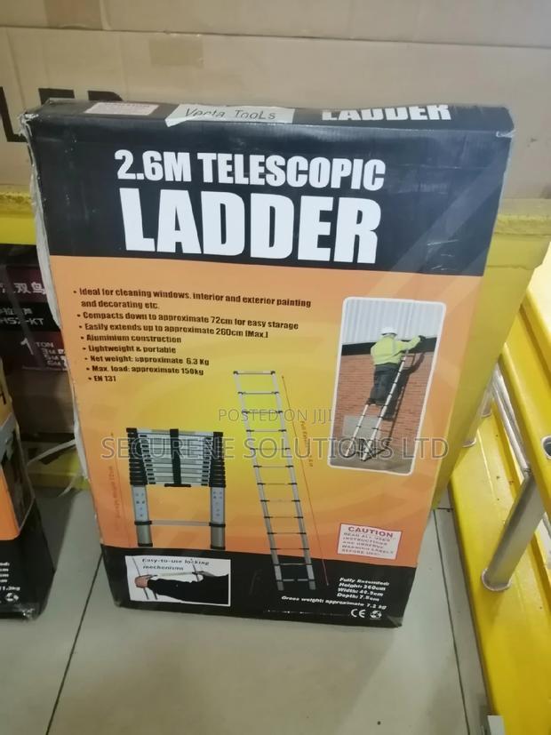 2.6mtrs/8.5ft Single Telescopic Ladder - thumbnail 3