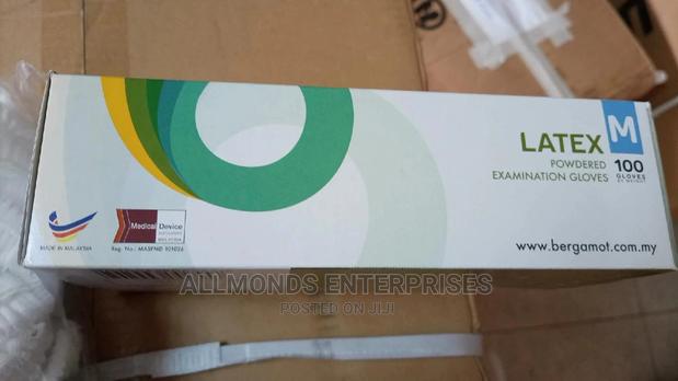 Examination Gloves, Powdered - thumbnail 2