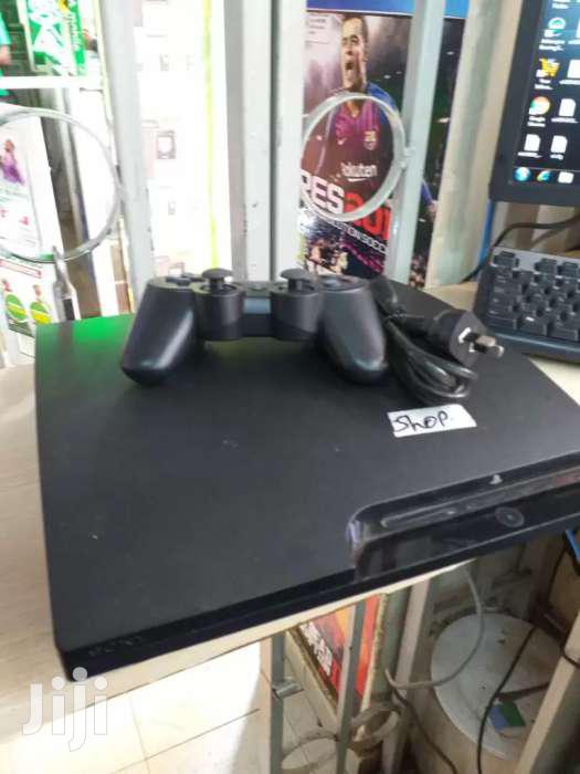 PLAYSTATION 3 SLIM CONSOLE - main view