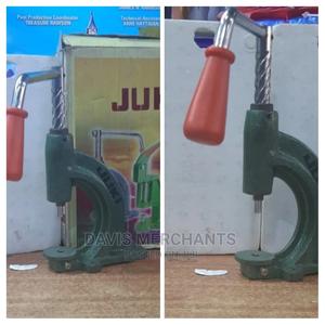 Manual Hand Pressing Machine For Button Making - main view