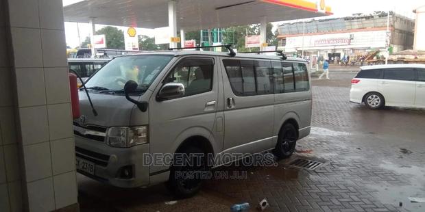 Toyota HIACE - thumbnail 6