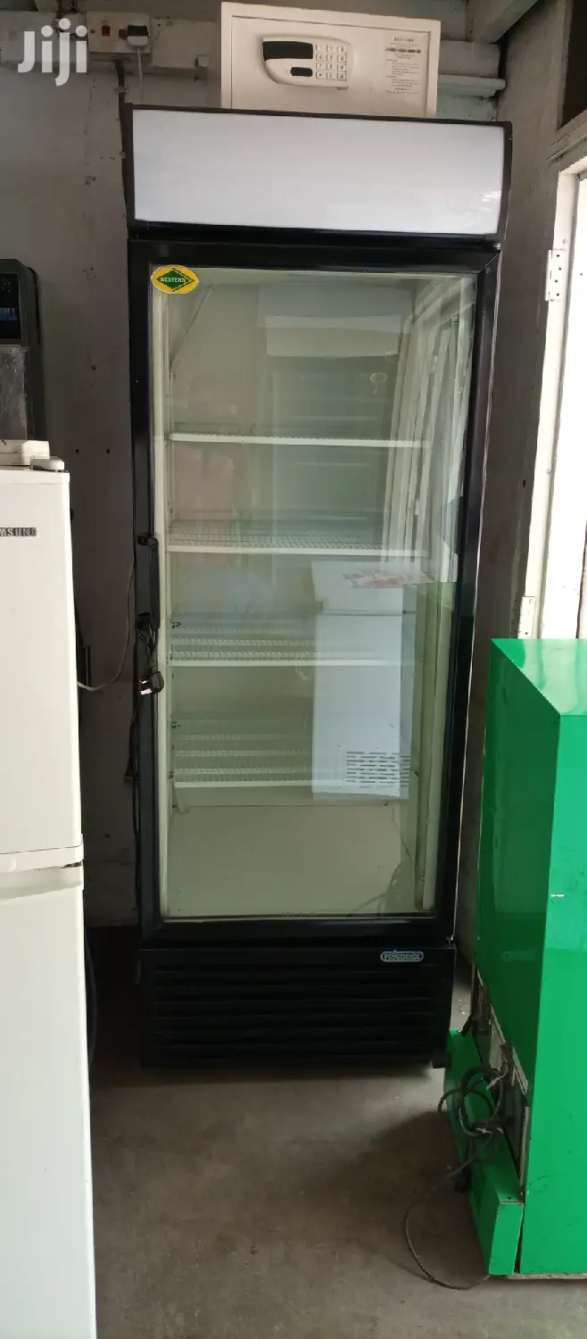 680L Display Fridge