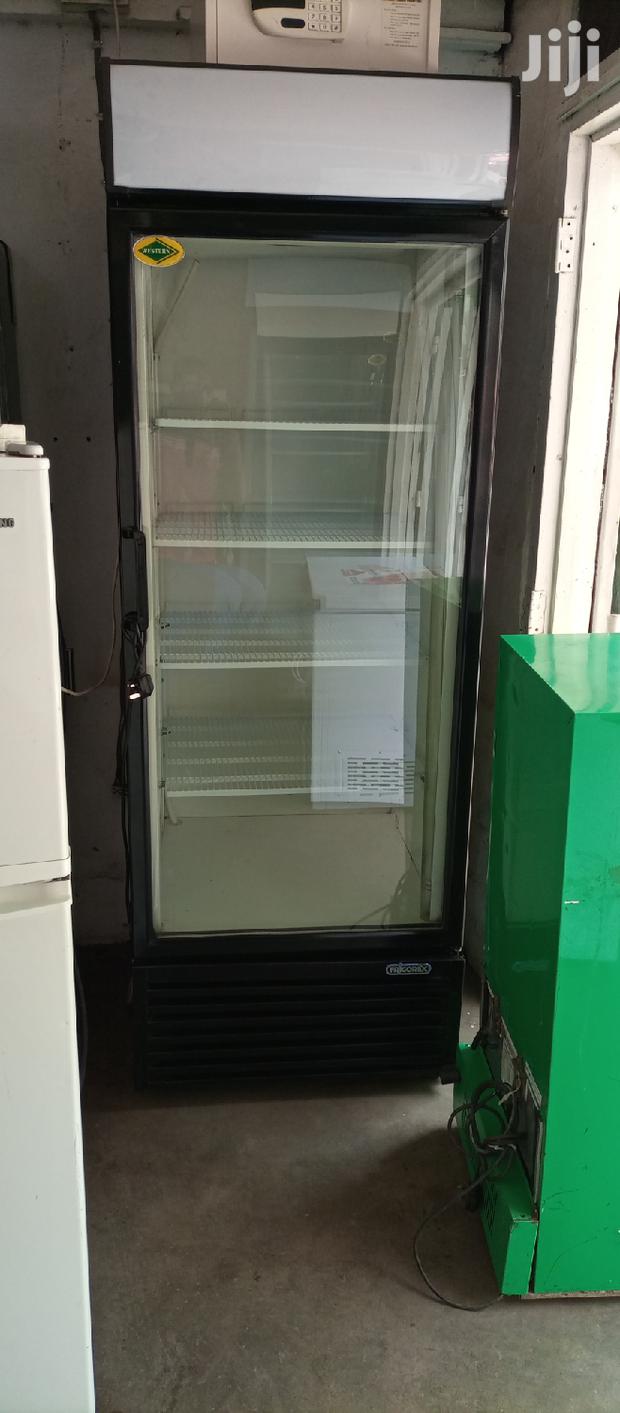 680L Display Fridge - thumbnail 3