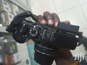 Panasonic Lumix Gx8 Mirrorless Camera