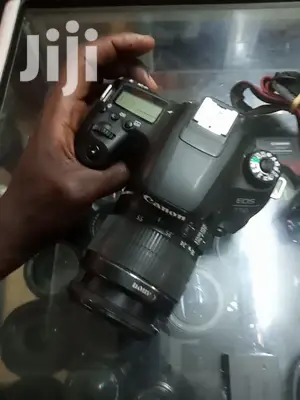 Canon 77D Pro Camera