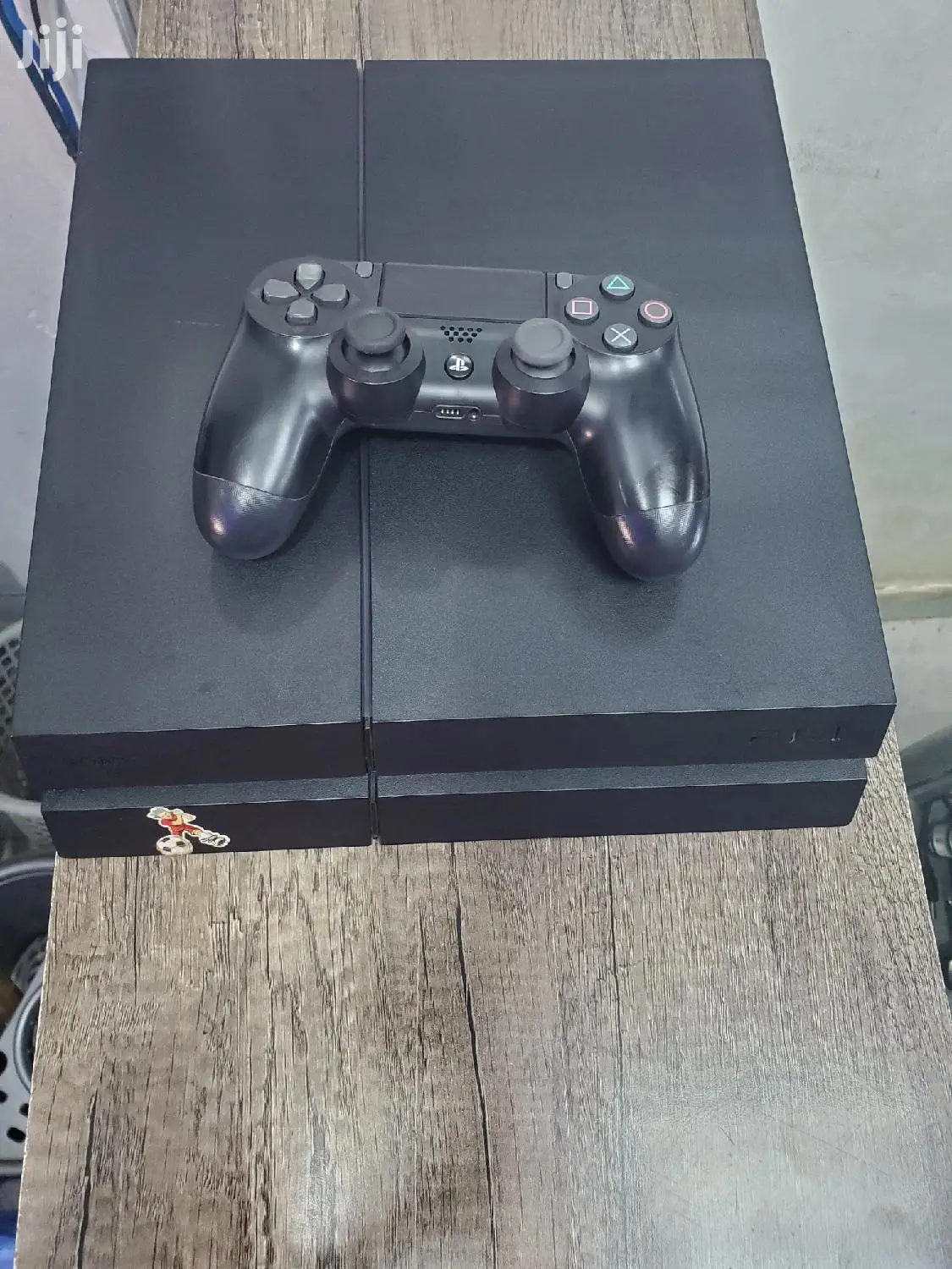 Ex-Uk Ps4 Std 1TB Chipped 18 Games