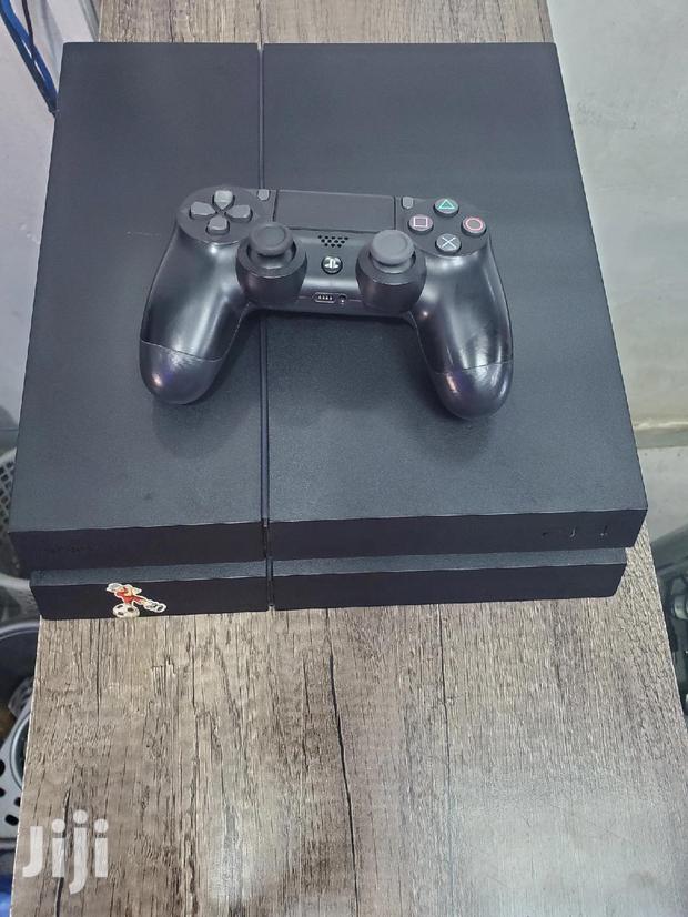 Ex-Uk Ps4 Std 1TB Chipped 18 Games - main view