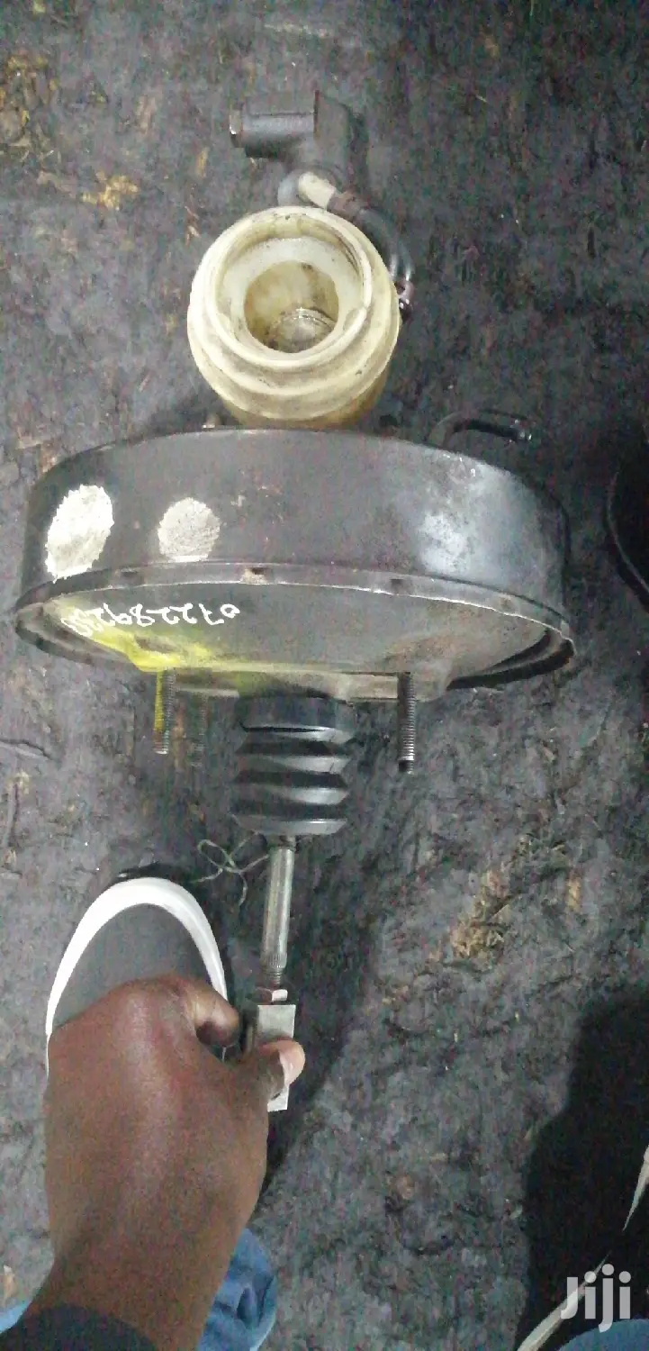 Isuzu D-Max Brake Booster/Master Cylinder, Old Model.
