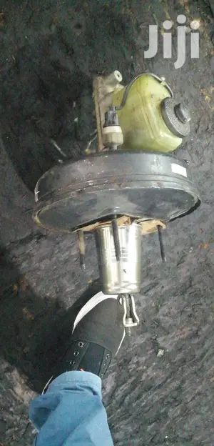 Isuzu D-Max Brake Booster/Master Cylinder, Old Model.