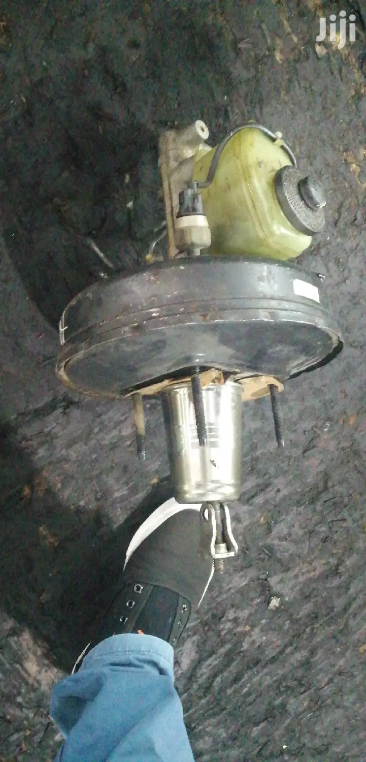 Isuzu D-Max Brake Booster/Master Cylinder, Old Model.