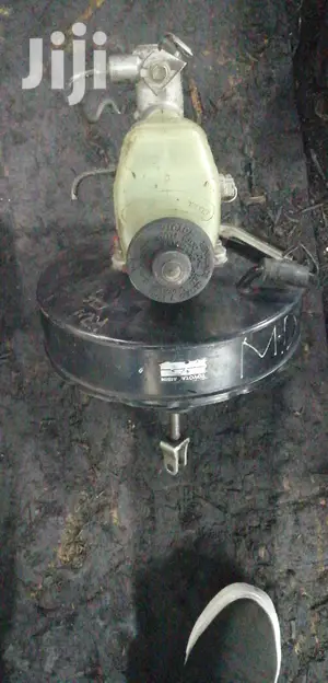 Isuzu D-Max Brake Booster/Master Cylinder, Old Model.
