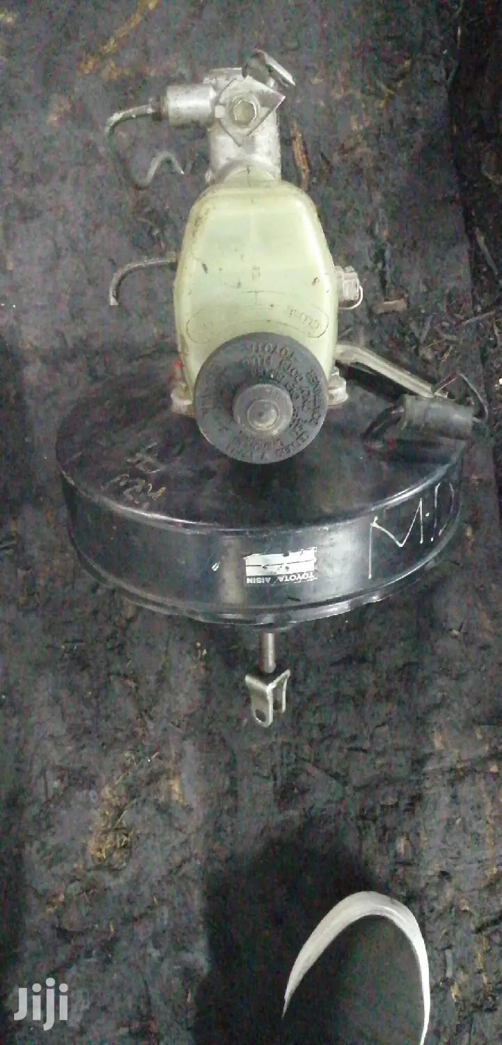 Isuzu D-Max Brake Booster/Master Cylinder, Old Model.