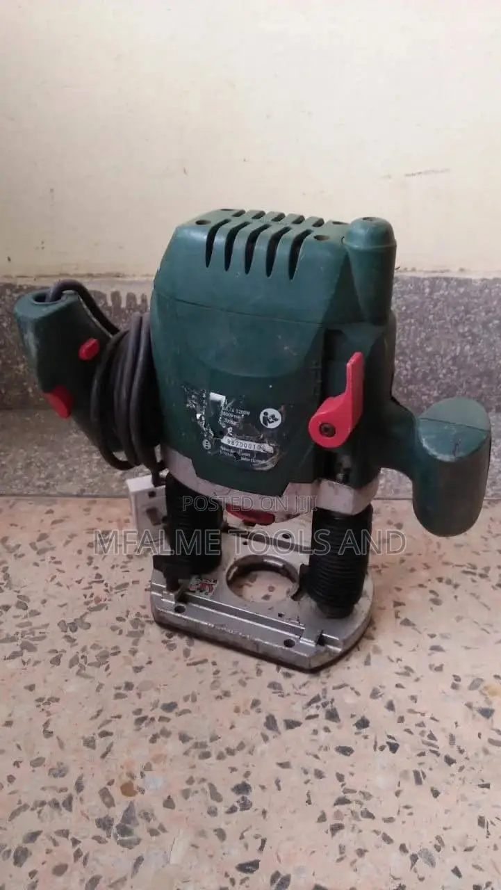 Router - Bosch 1200W, Professional 240v Industrial Router –