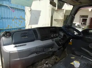 Mitsubishi Tipper 2015 White