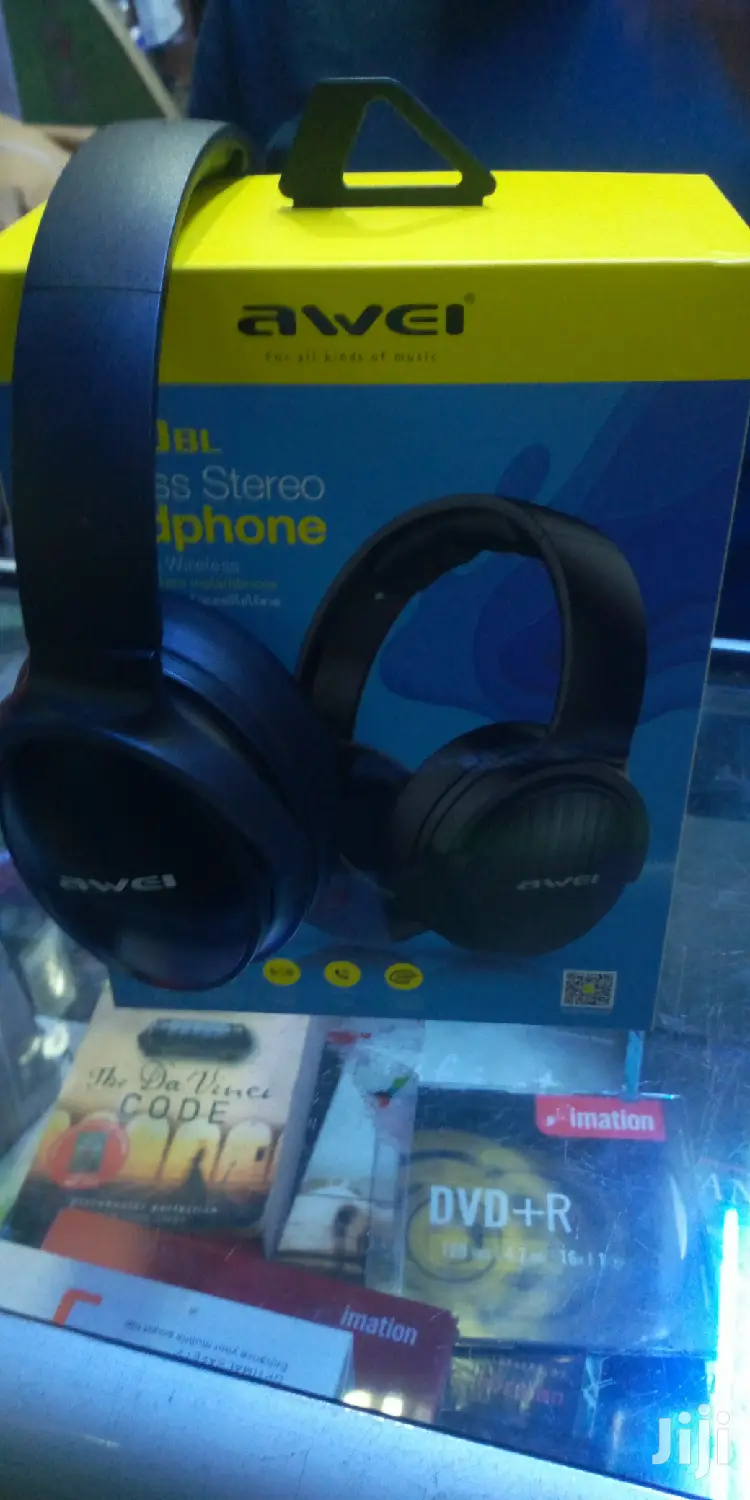 Awei Noise Cencalation Stereo Headset.
