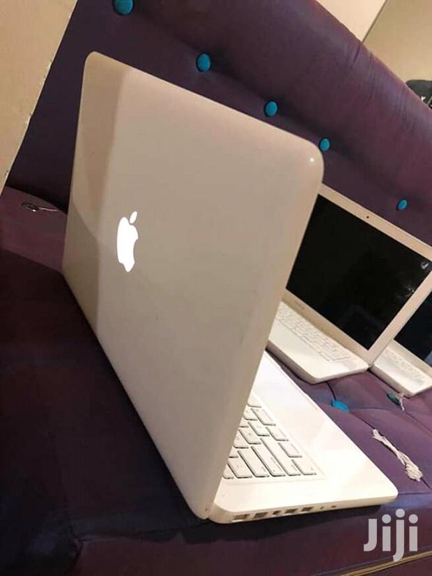 Laptop Apple MacBook 4GB Intel Core 2 Duo HDD 250GB - main view