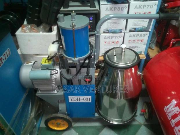 Single Cow Milking Machine