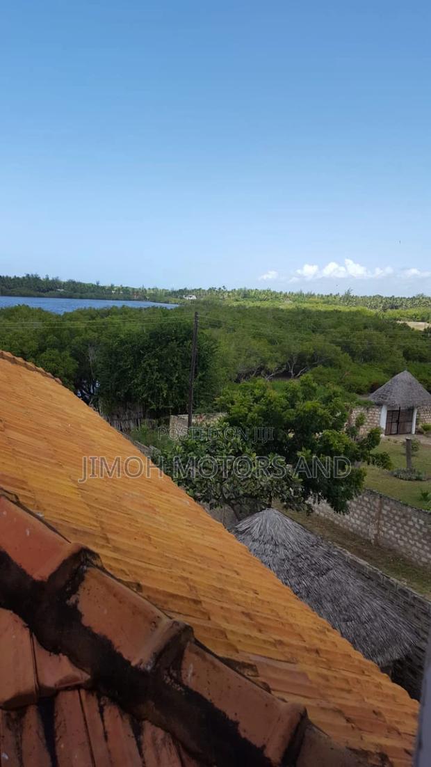 House For Sale - thumbnail 5