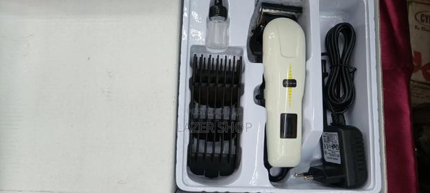 Rechargeable Shaver - main view