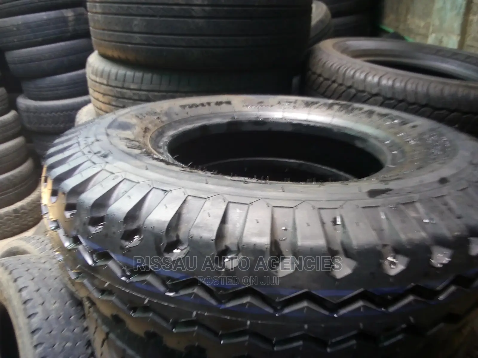 750 R 16 Yana Pamoja Tyres