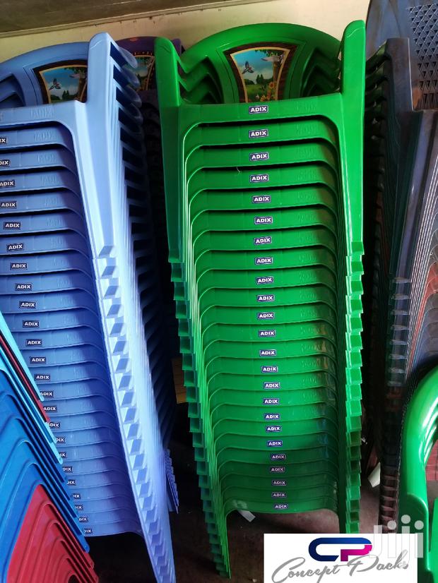 Quality Plastic Chairs. Flower Back - thumbnail 2