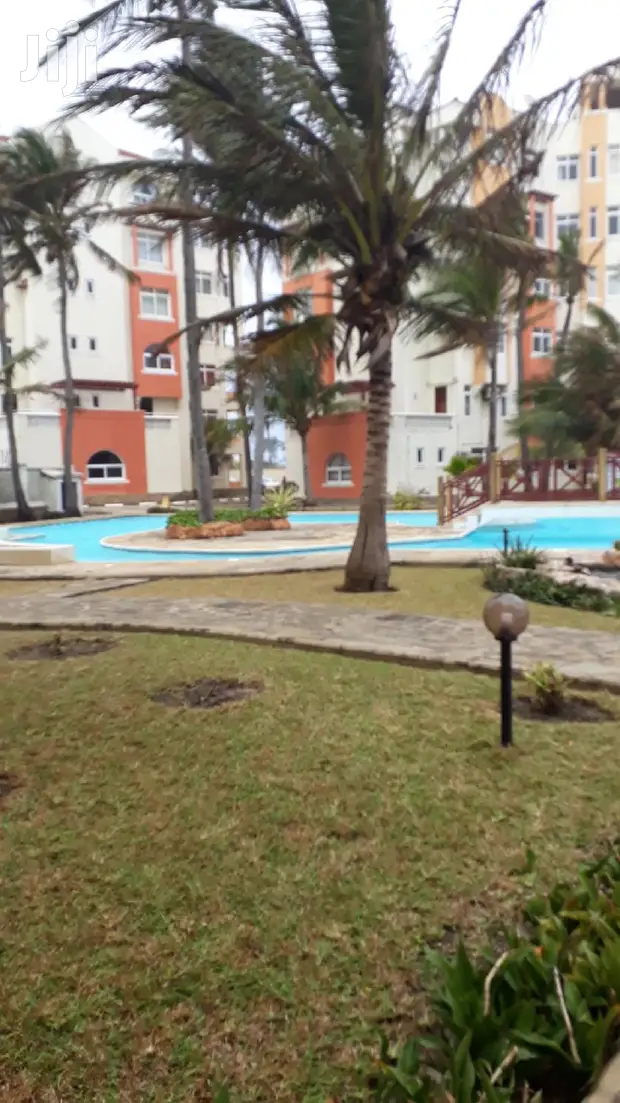 To Let 3/4 Bedrooms Beach Apartment Nyali
