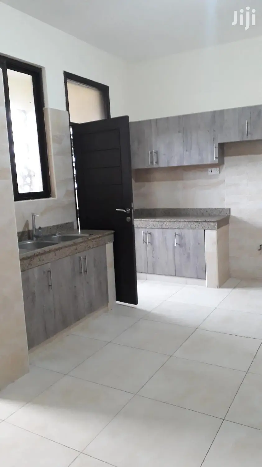 To Let 3 Bedrooms Excutive Flats Nyali