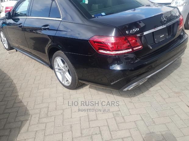 Mercedes-Benz E250 2014 Black - thumbnail 3