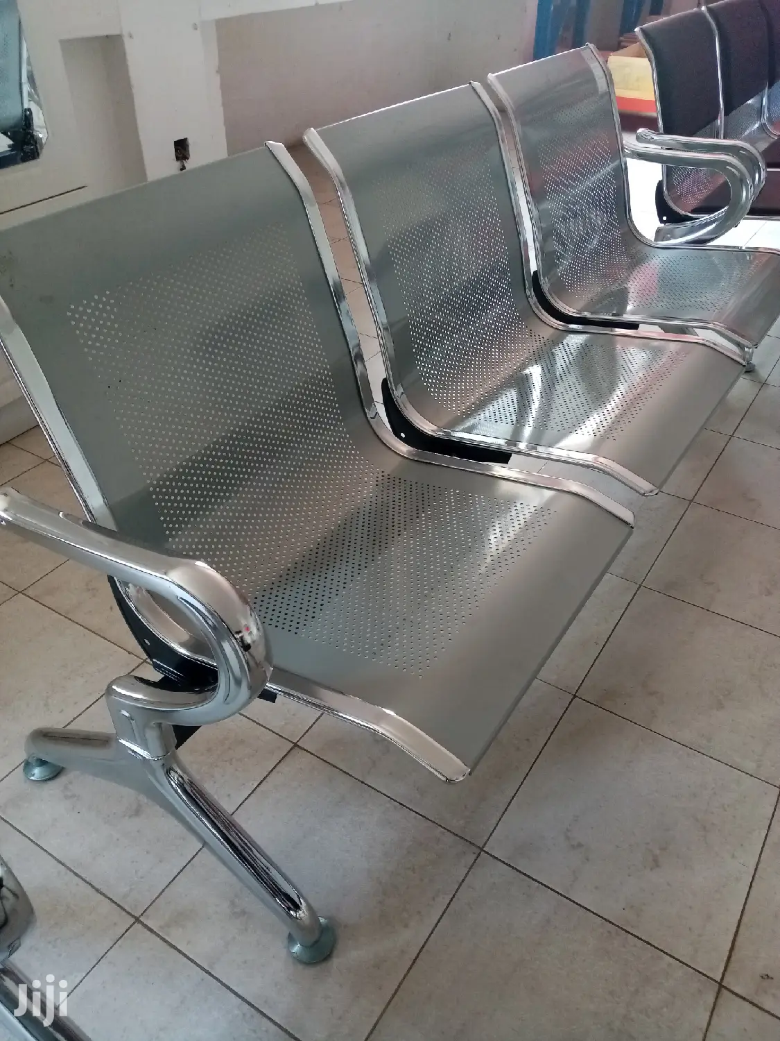 Non Padded Waiting Chair