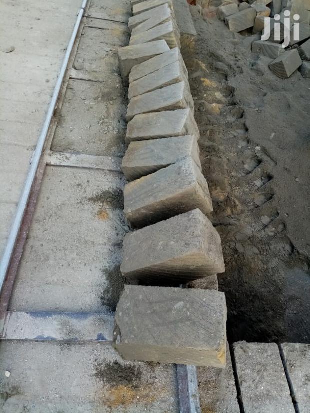 Grey Stones(Ndarugo Machine Cut)