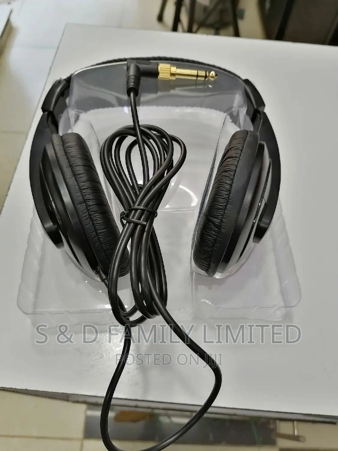 Behringer HPM 1000 Studio Headphones