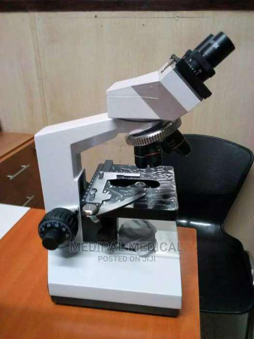 Microscope(Electric) - thumbnail 3