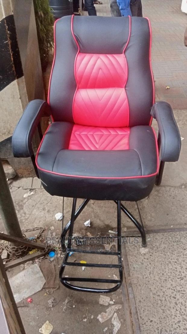 Simple Barber Seat No Round Base - main view