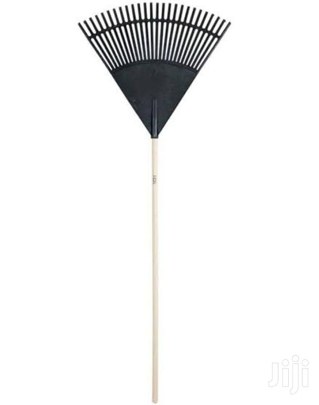 Plastic Garden Lawn Rake / Patio - main view