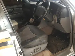 Toyota Land Cruiser 2004 White