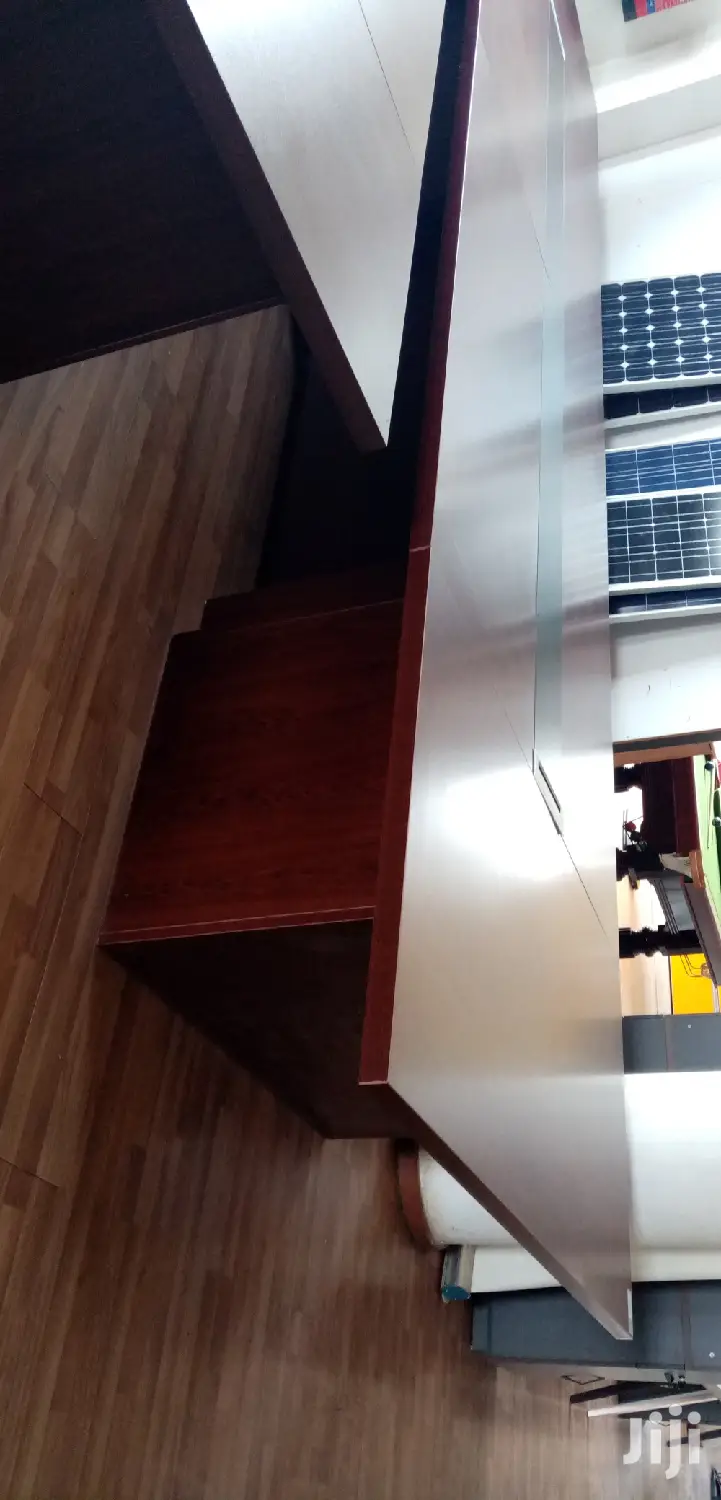 6 M Conference Table