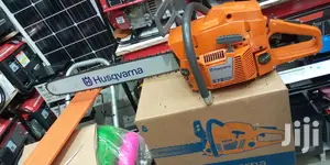 Husqvarna 272xp Chainsaw/Powersaw