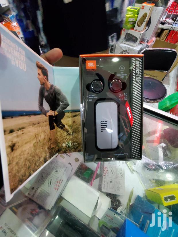 Jbl Reflect Flow Earbuds - thumbnail 2