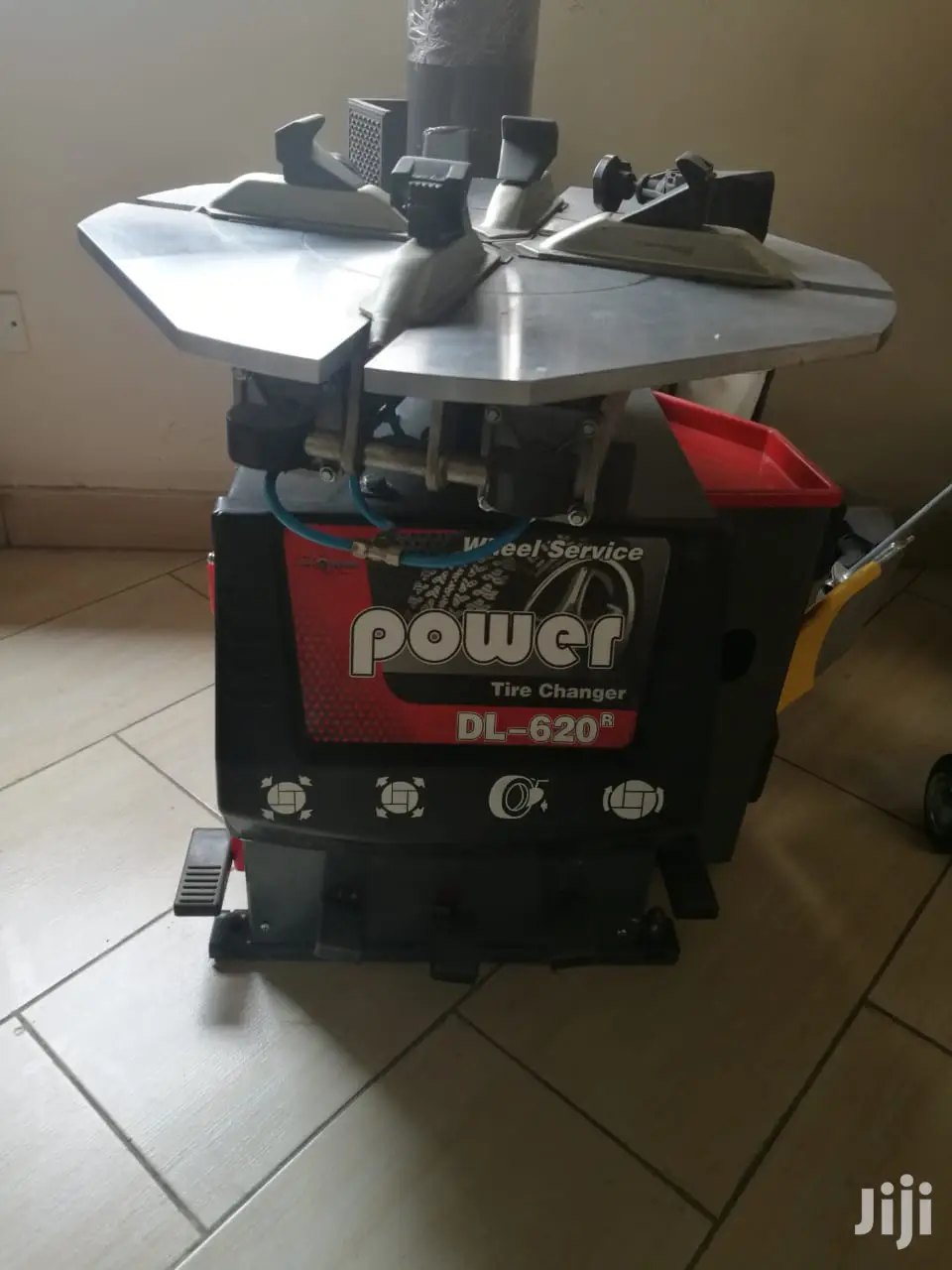 Tyre Change Machine