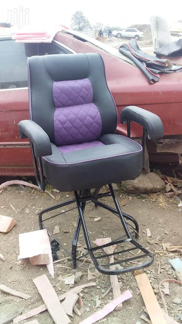 Local Barber Chair - main view
