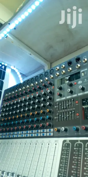 Yamaha Bluetooth Usb Stereo Powered 12channel Mixer.