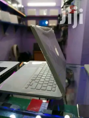 Laptop Apple MacBook 4GB Intel Core 2 Duo HDD 250GB