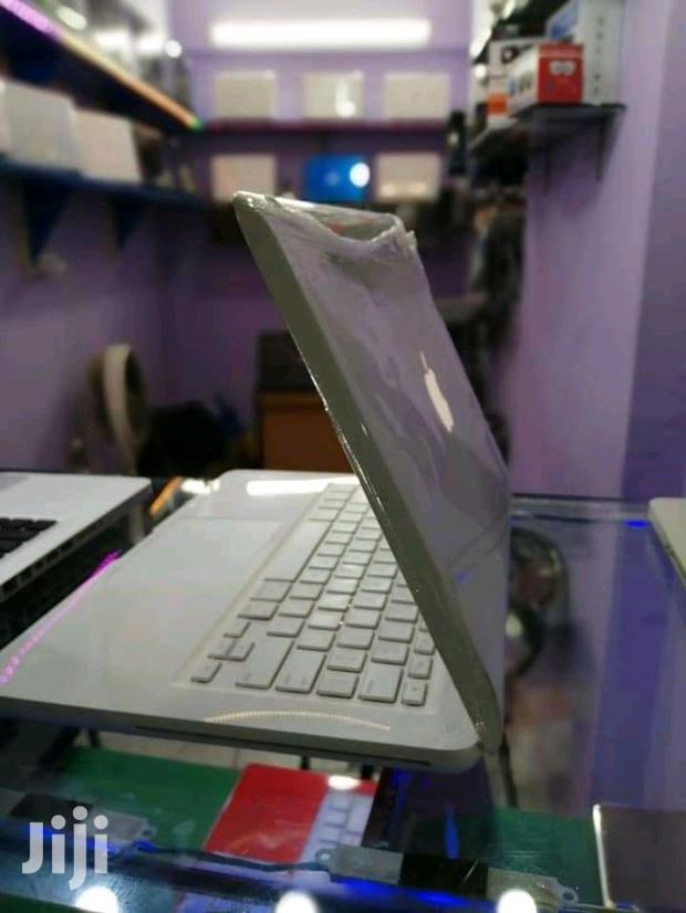 Laptop Apple MacBook 4GB Intel Core 2 Duo HDD 250GB - thumbnail 2