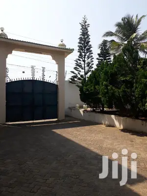 10bdrm House in Nyali for Sale