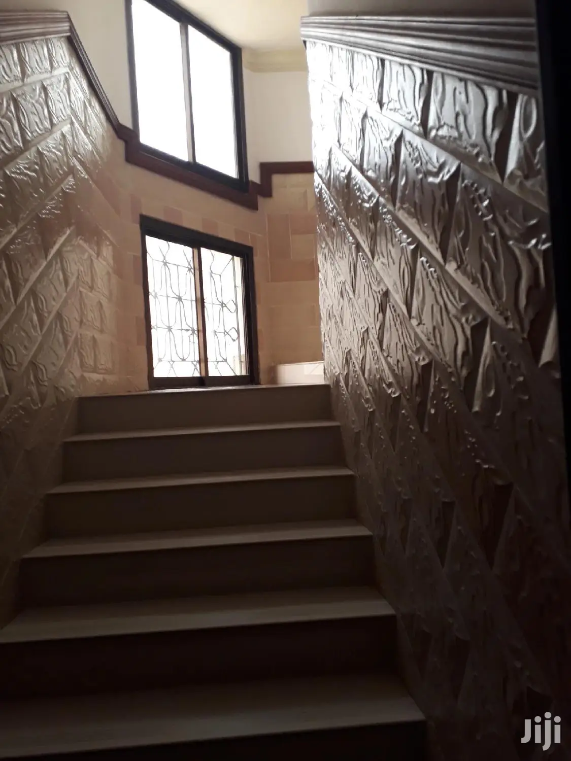 10bdrm House in Nyali for Sale