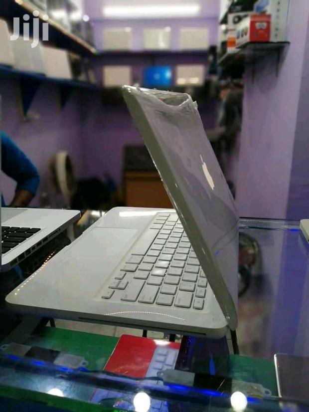 Laptop Apple MacBook 4GB Intel Core 2 Duo HDD 250GB - main view