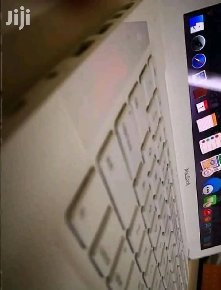 Laptop Apple MacBook 4GB Intel Core 2 Duo HDD 250GB