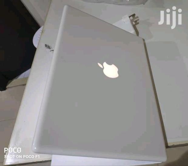 Laptop Apple MacBook 4GB Intel Core 2 Duo HDD 250GB - thumbnail 2